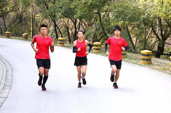 Q：你是怎么理解ASICS倡导的‘跑出自己’的”