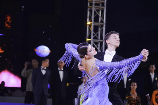 中外青少年高手无与伦比的风采展演