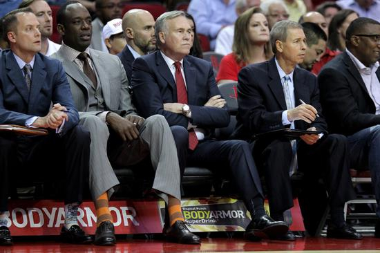 Q：既然我们谈到了欧洲篮球和自由球员市场，你仍然打算引进塞尔吉奥-鲁尔吗？