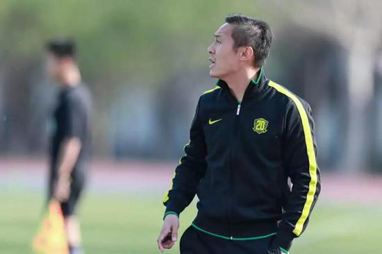 北京中赫国安U19主教练乐倍思
