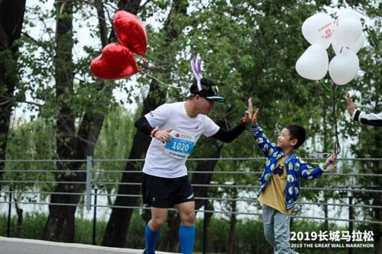 长马终点嘉年华，冲线只是揭开了玩耍的序幕