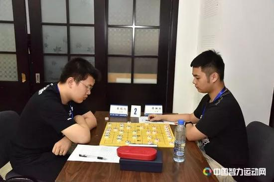 蒋融冰击败姜毅之夺冠