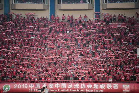 &nbsp;2019年7月21日，河南建业VS武汉卓尔。看台建业球迷“围巾墙”