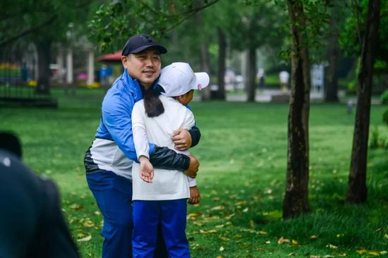 “金牌老爸”对于“冠军女儿”爱的表达方式