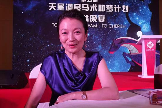 王蔷女士接受新浪马术的专访