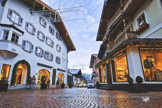 图片来自：@KIKIWIWI看世界