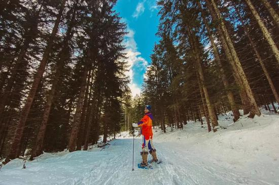 享受徒步乐趣的@小五酱呢