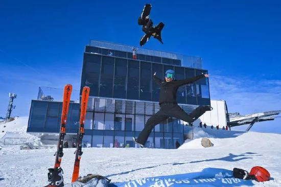 图片来自：@KIKIWIWI看世界