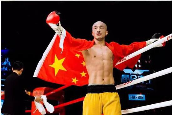 中国当代格斗运动的标志性人物一龙