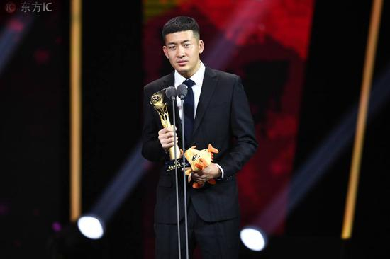 张雷曾获中超金哨。