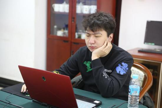 党毅飞眉头一皱