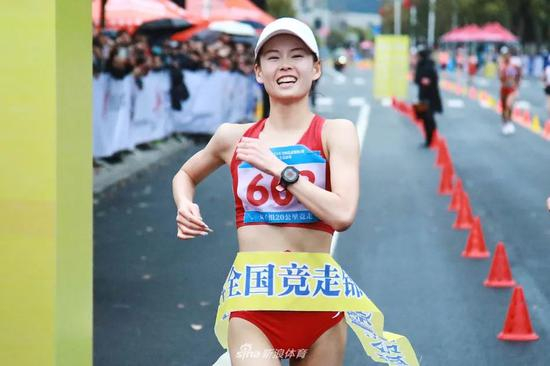 杨家玉夺冠并创造世界纪录