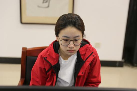 於之莹实现三连霸