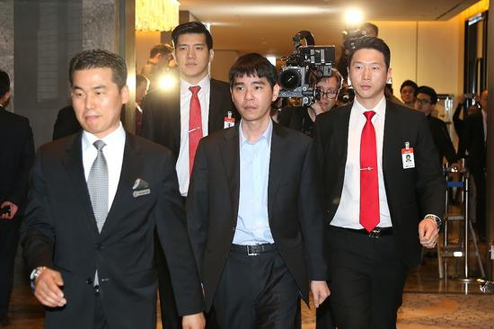 李世石参加与AlphaGo的比赛