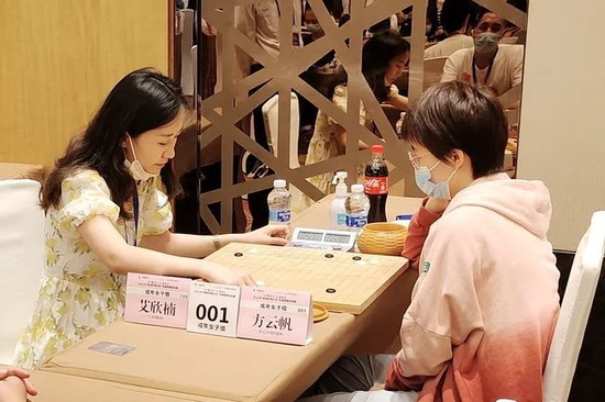 艾欣楠战胜方云帆，成为2022年首位新初段