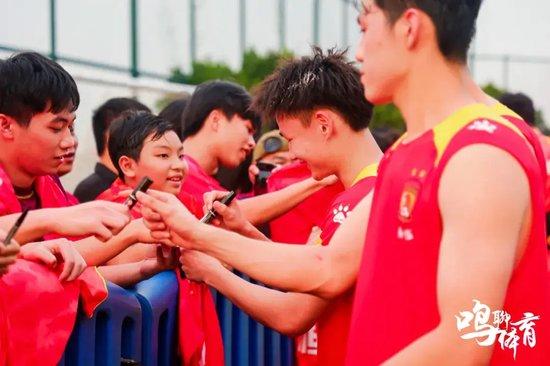 专访广州队后卫刘浪舟：个人赛季目标是进3球
