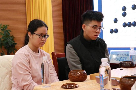 周子弈、曾楚典