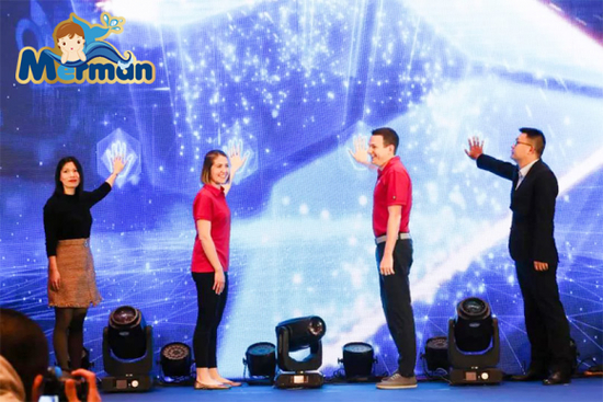 觅蒙体智能亲子游泳福州校区点亮仪式