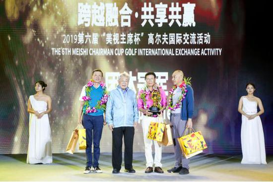 团体比杆赛冠军：江西省高尔夫球协会