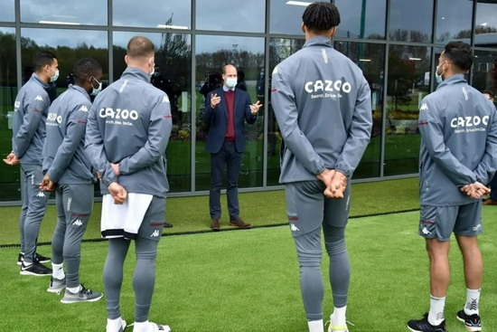 威廉王子拜访阿斯顿维拉