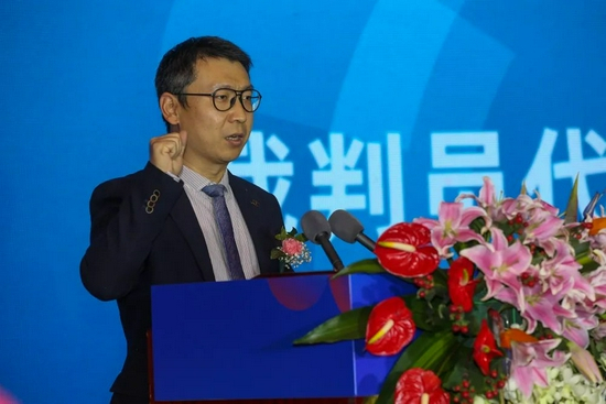 朱家琪代表裁判员宣誓