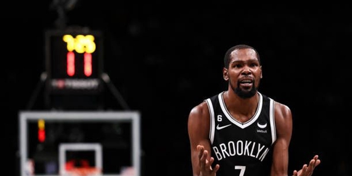 全场6记三分创赛季新高