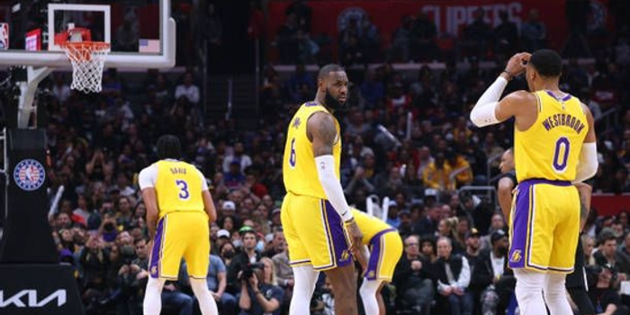 湖人队vs76人队直播