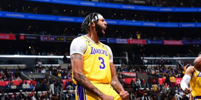 篮网新援浓眉强势加盟内线重组冲击季后赛