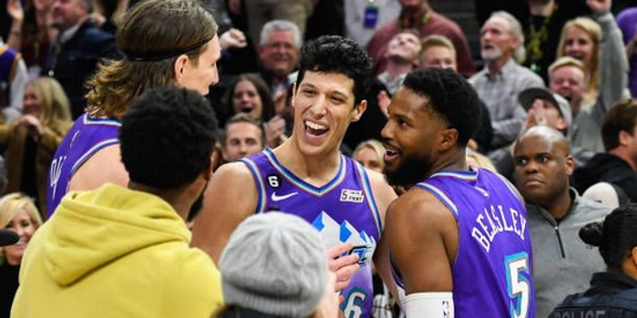 勇士主场迎战太阳NBA直播全程跟进