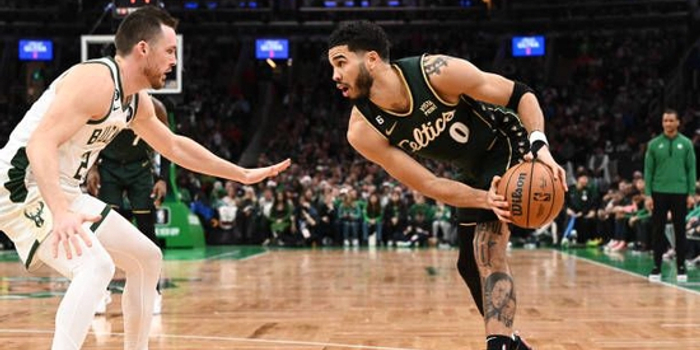 全明星对决引爆密尔沃基夜空