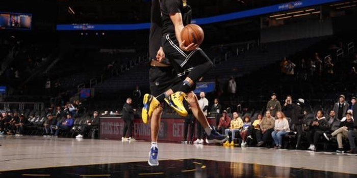 库里转会凯尔特人开启职业生涯新篇章