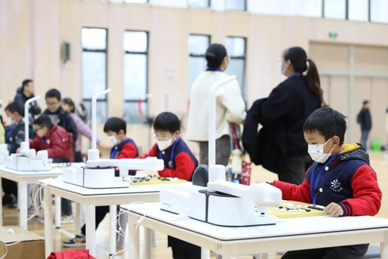 与小明围棋机器人精彩对弈