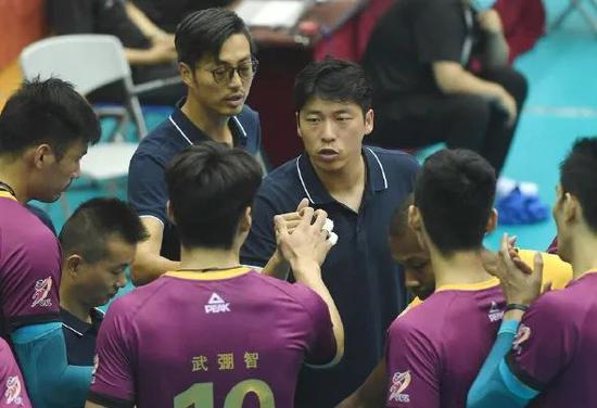 沈琼布置场上战术