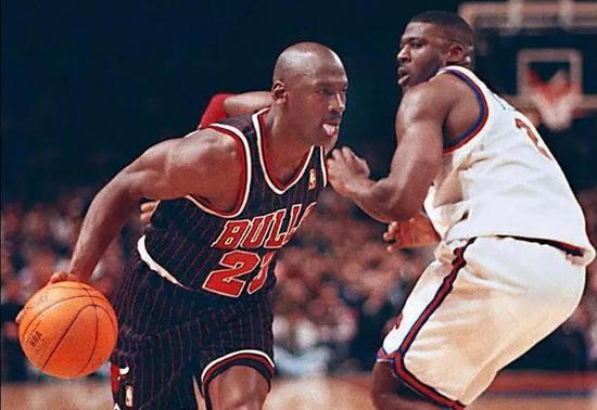 公牛向乔丹提出超过工资帽的天价合同