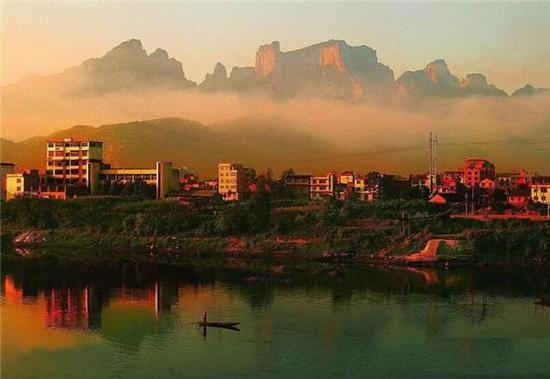 绝壁丹霞，南国风光。