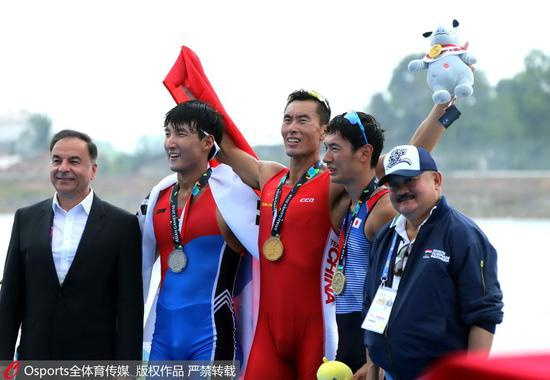 2018年雅加达亚运会，赛艇男子单人双桨决赛，中国选手张亮夺冠。