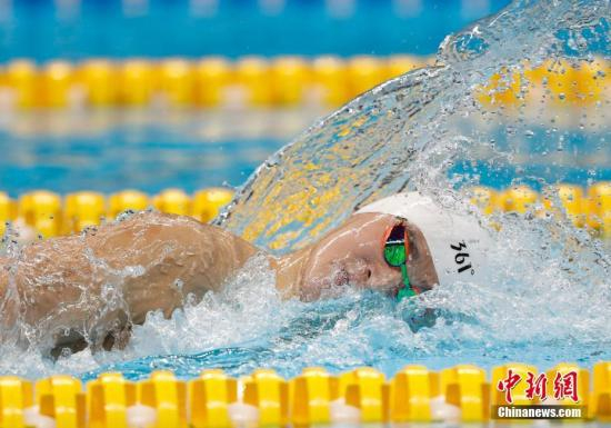 孙杨在比赛中。中新社记者 杜洋 摄