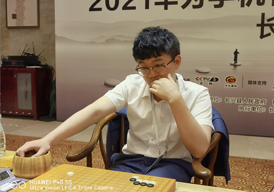  重庆队主将杨鼎新