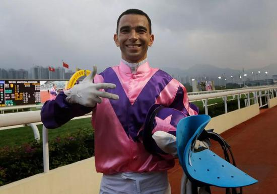 ‘雷神’莫雷拉以96分破纪录分数成为当日的骑师王，纪录至今仍未被打破