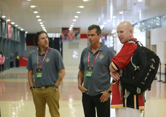 火焰队的爱尔兰球迷（右一）