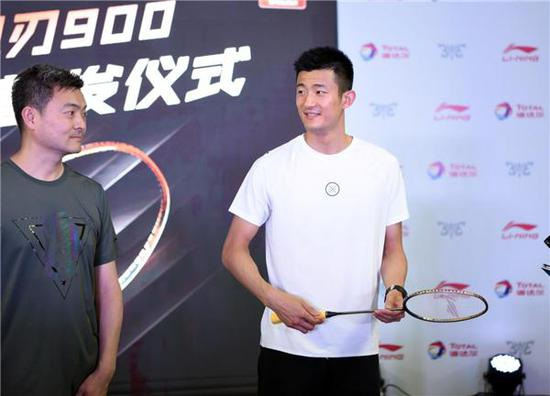 火爆——奥运冠军谌龙签售