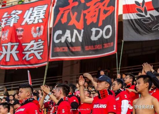 （本文图片来源于红辣椒、红色刀锋、成都兴城俱乐部以及网络）