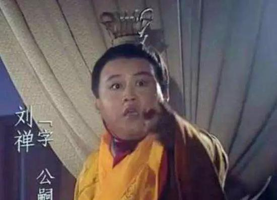 “佩林卡，你说现在该咋办？”魔术师问总经理佩林卡。