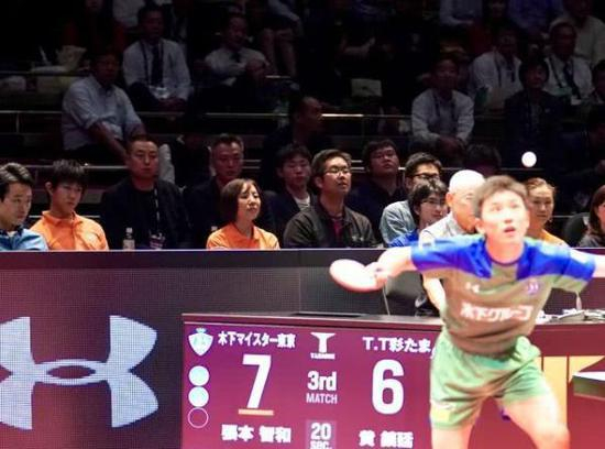 刘国梁观看张本智和比赛