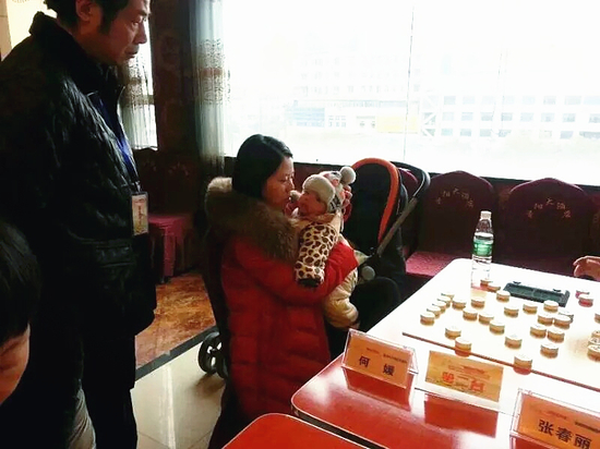 一般来说，自己带娃的年轻妈妈都会因为孩子而疲惫不堪。