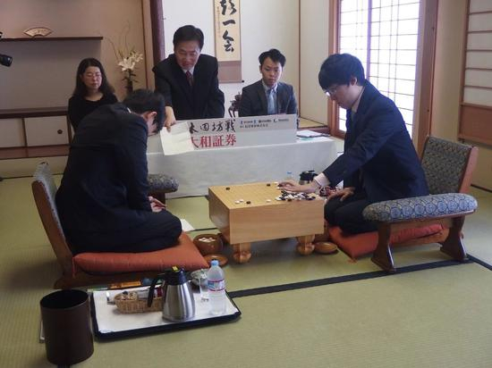 第55手二路扳是封手。