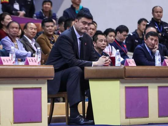 姚明亲临女篮决战最后两场。