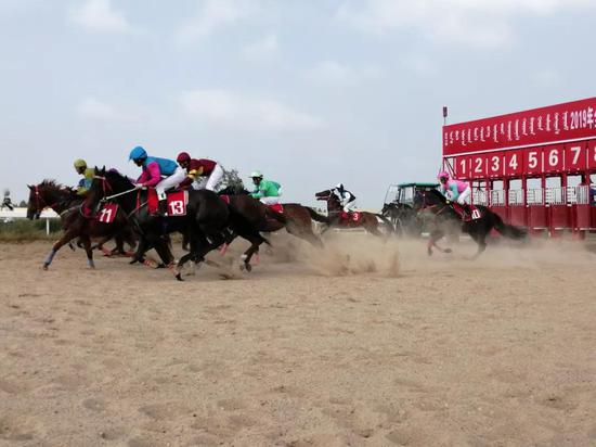 以上所有图片均为今日开幕式现场和赛事结果。