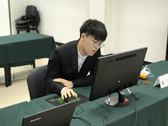 柯洁在比赛中