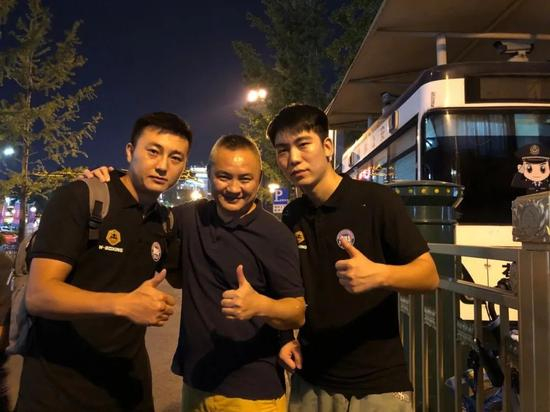 相志伟（右）和著名推广人刘刚